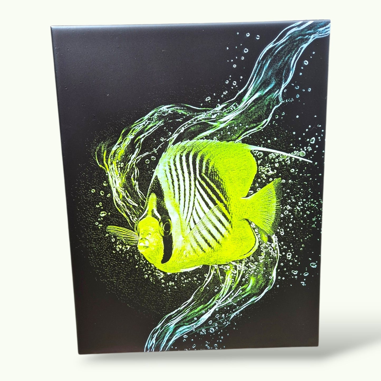 Gelaserde Keramische Tegel – Neon Reef Fish