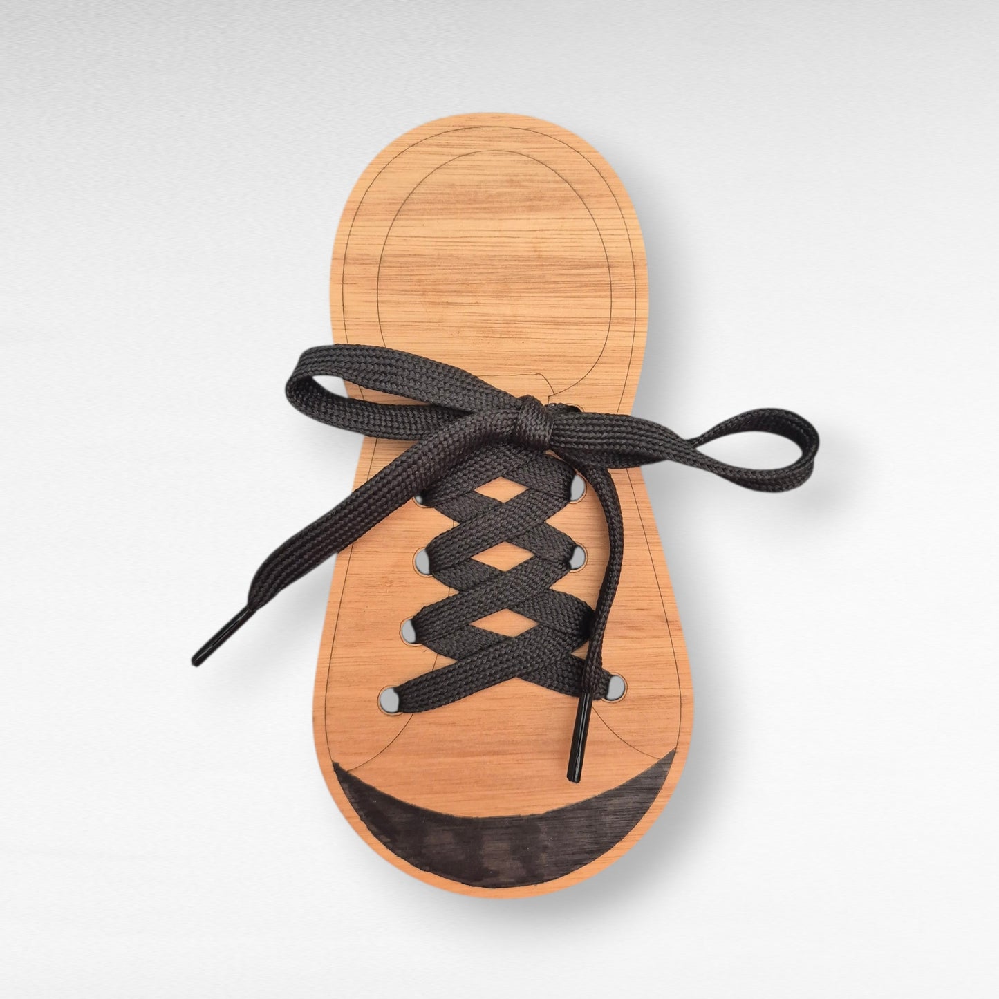 Houten veter-schoen – leren strikken
